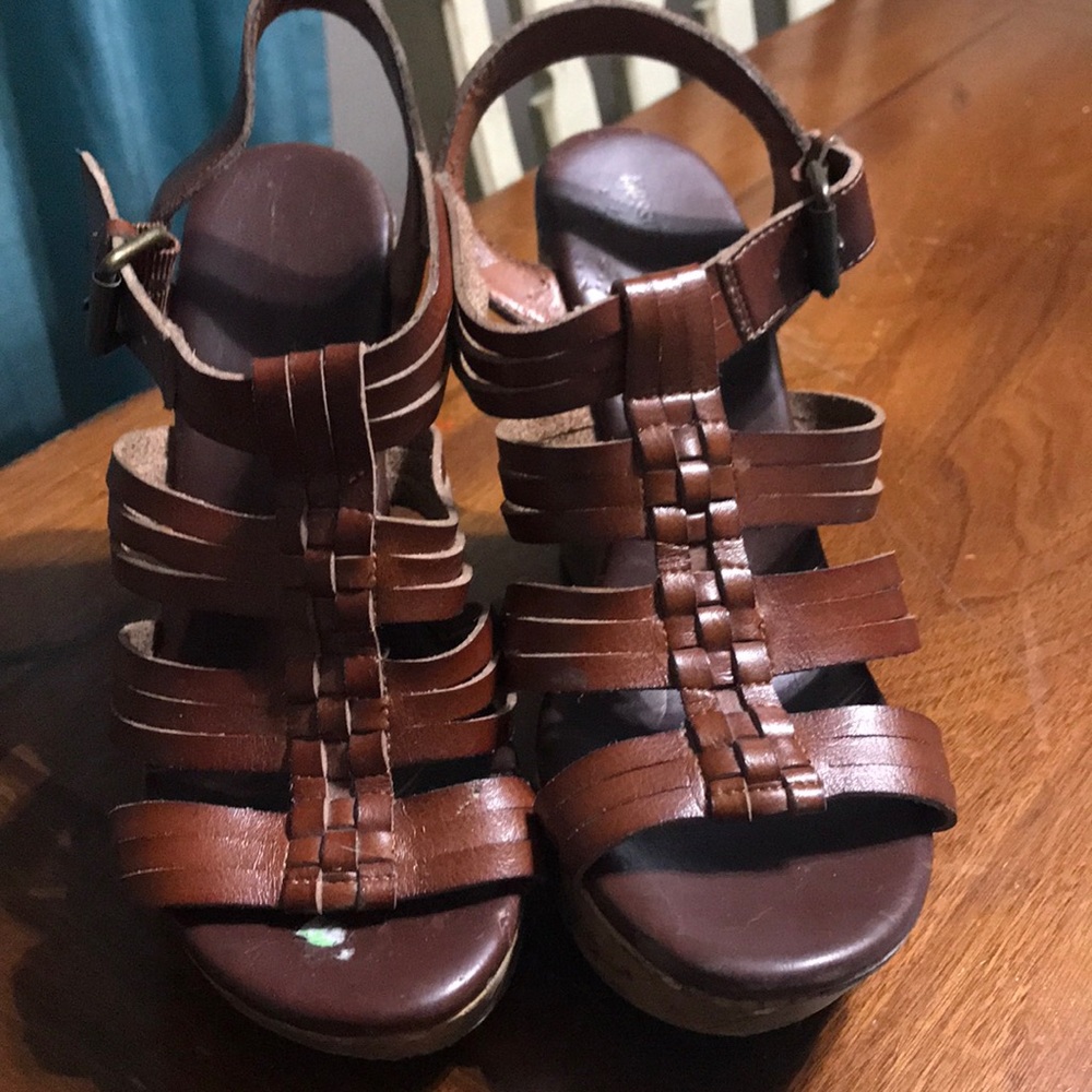 Mission brown wedges size 8
